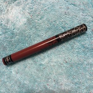 Kat Von D -everlasting liquid lipstick in Hawkwind